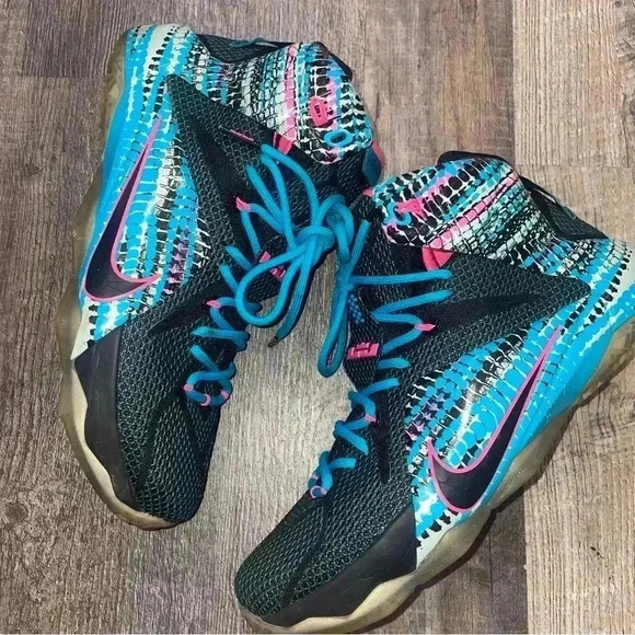 LEBRON XLL size 11 - Picture 13 of 15